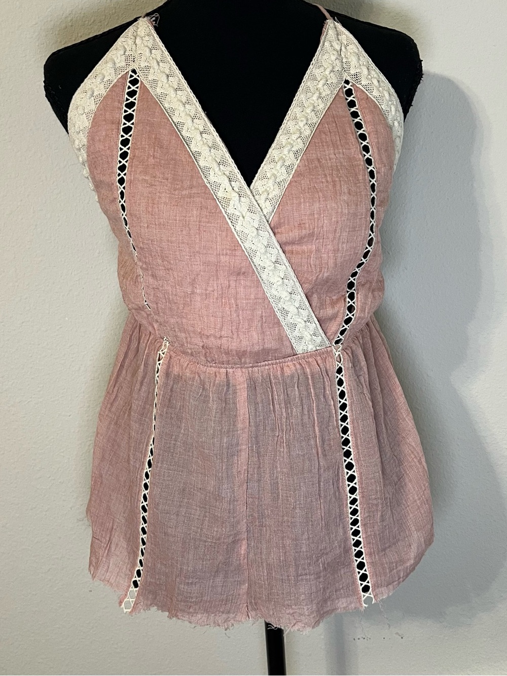 Women’s Pink Lace-Trim Wrap Tank Top Raw Hem Eyelet Crisscross Back
